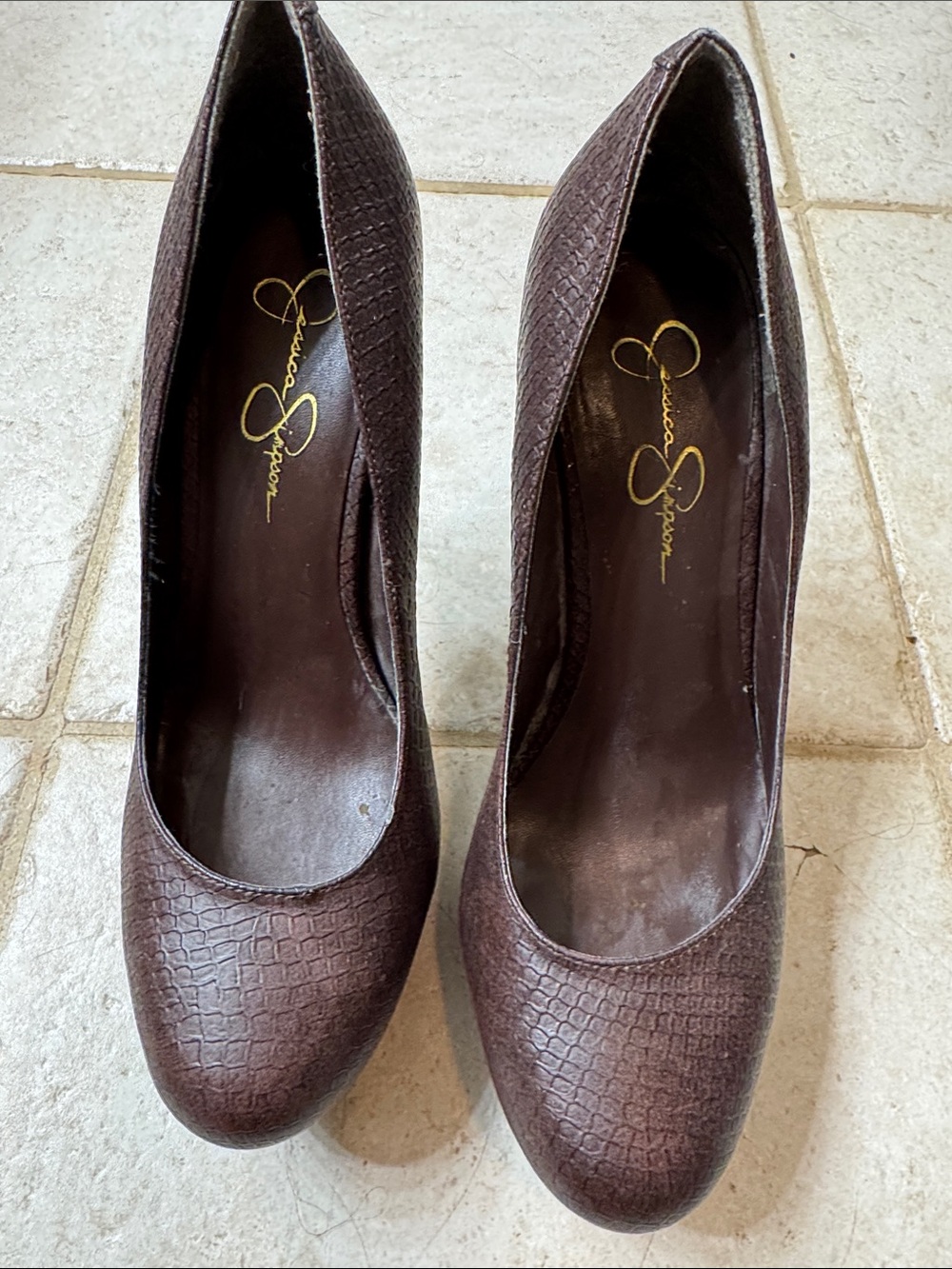 Jessica Simpson Dark Brown Textured Round-Toe Heels